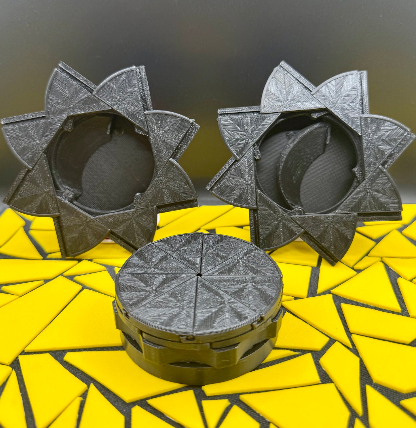 Black Snowflake Nicotine Storage Container